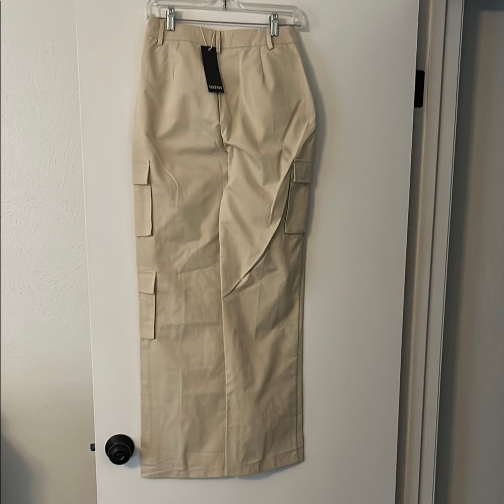 Boohoo Women's Tan Wide Leg Cargo Pants